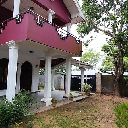 S And P Airport Transit Hostel And Villa 01 Negombo Eksteriør bilde