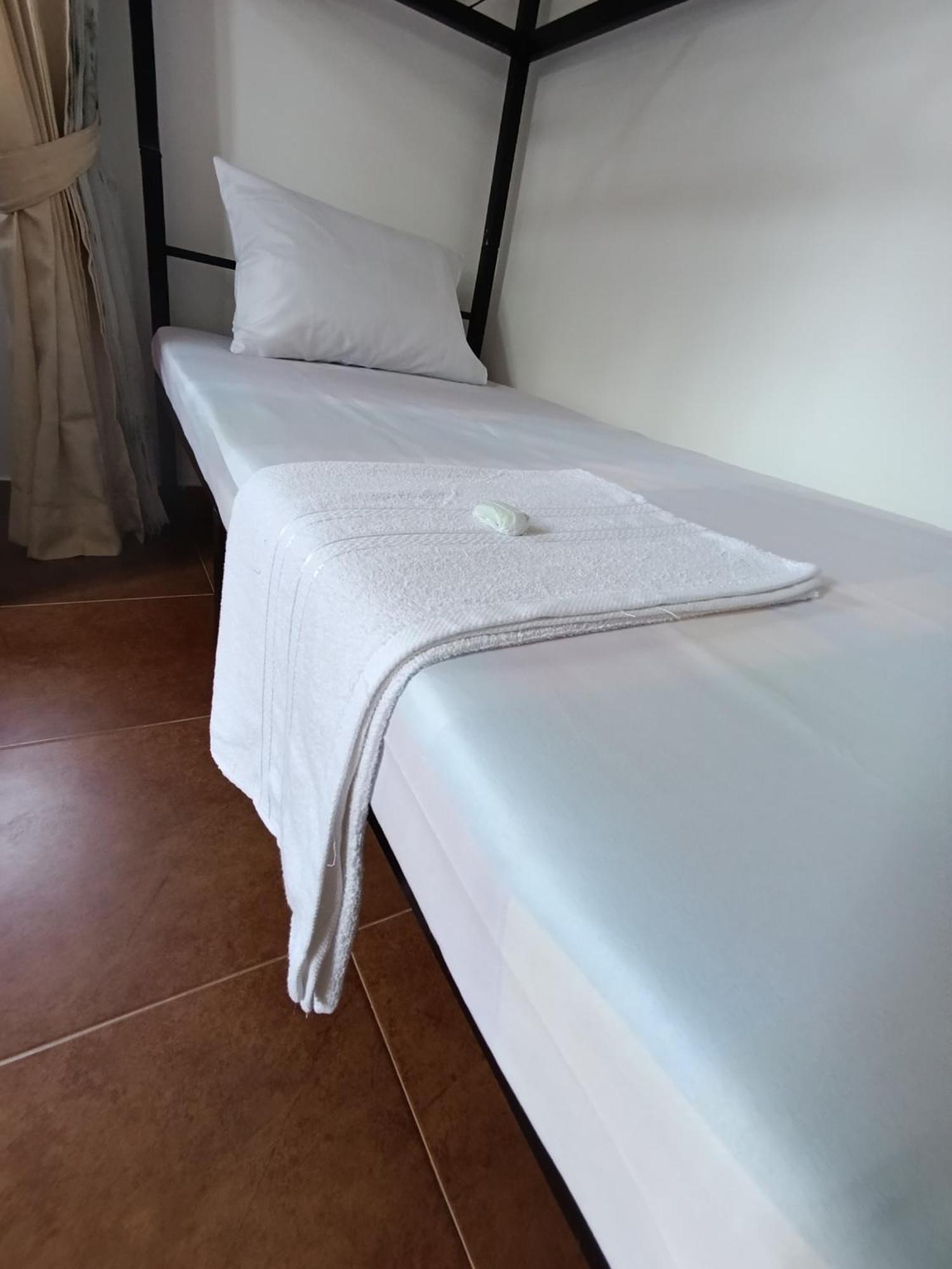 S And P Airport Transit Hostel And Villa 01 Negombo Eksteriør bilde
